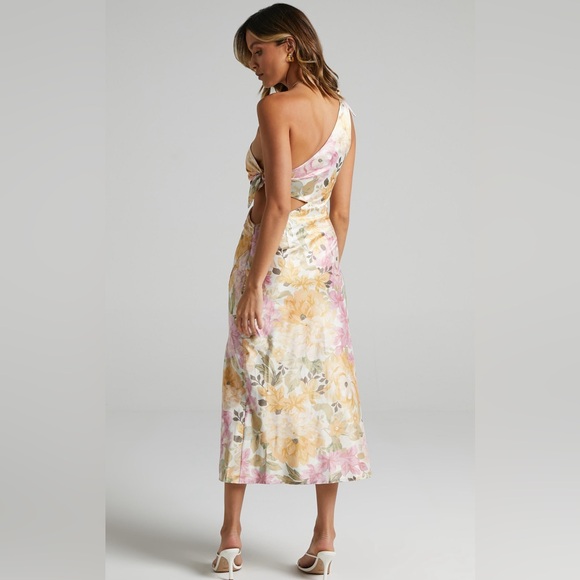Showpo One-Shoulder Floral Dress - Picture 3 of 6